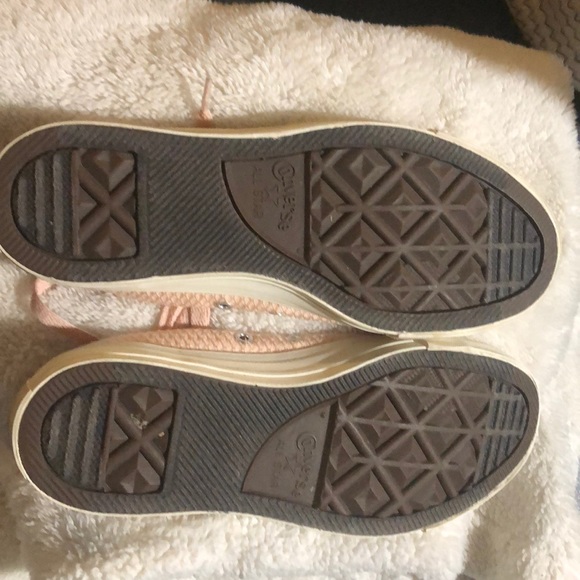 Converse - Picture 2 of 4